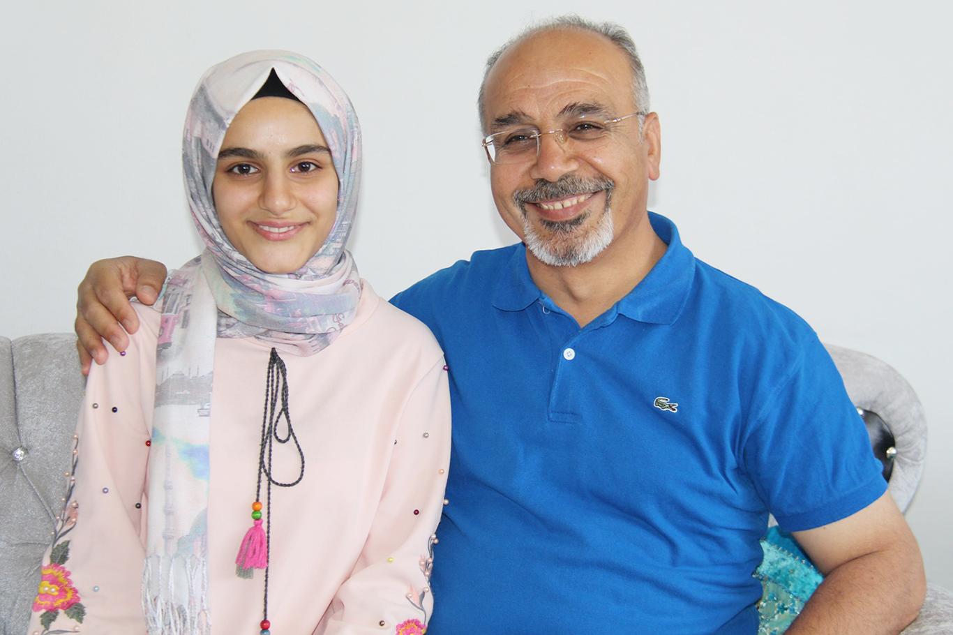 Suriyeli kız öğrenci bir başarıya imza attı